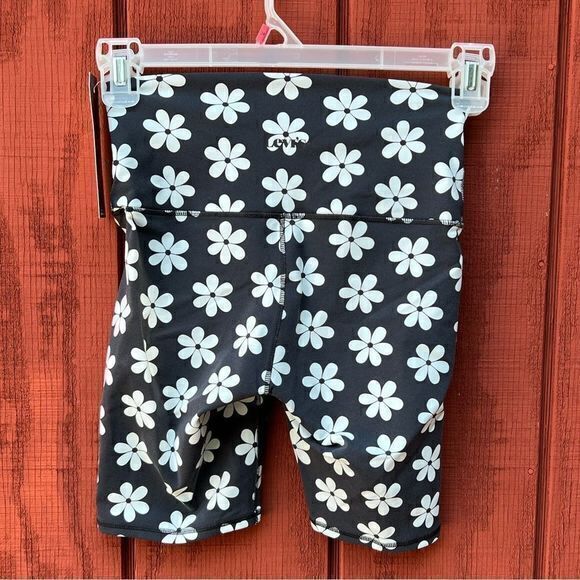 NWT Levi’s Youth Biker Shorts Floral White‎ Black Daisy Size Small - Picture 5 of 7